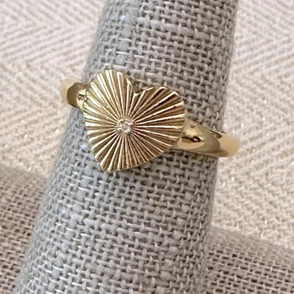 Sunburst Heart Shaped CZ 18K Gold PVD Stainless Steel Ring Waterproof Sun - Picture 7 of 7